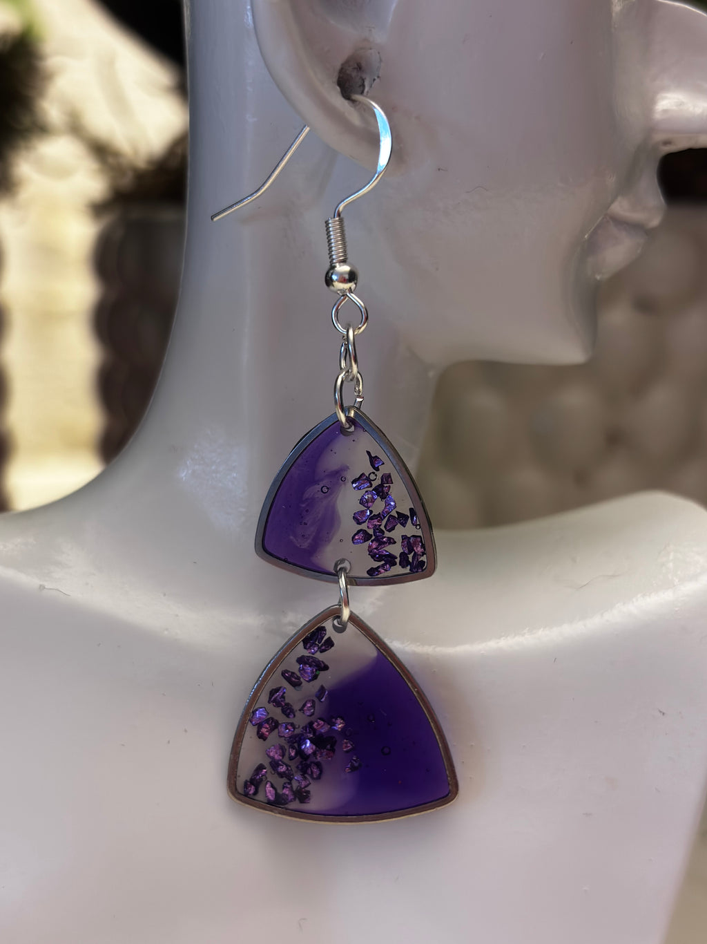 Amethyst Vibes – Boucles d'oreilles géométriques faites main en résine UV