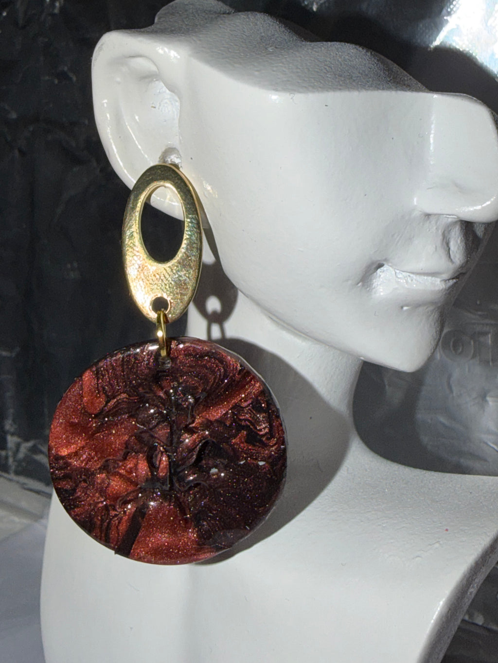 Boucles d’oreilles artisanales en pâte polymère bronze marbré – BERGAMOTTA