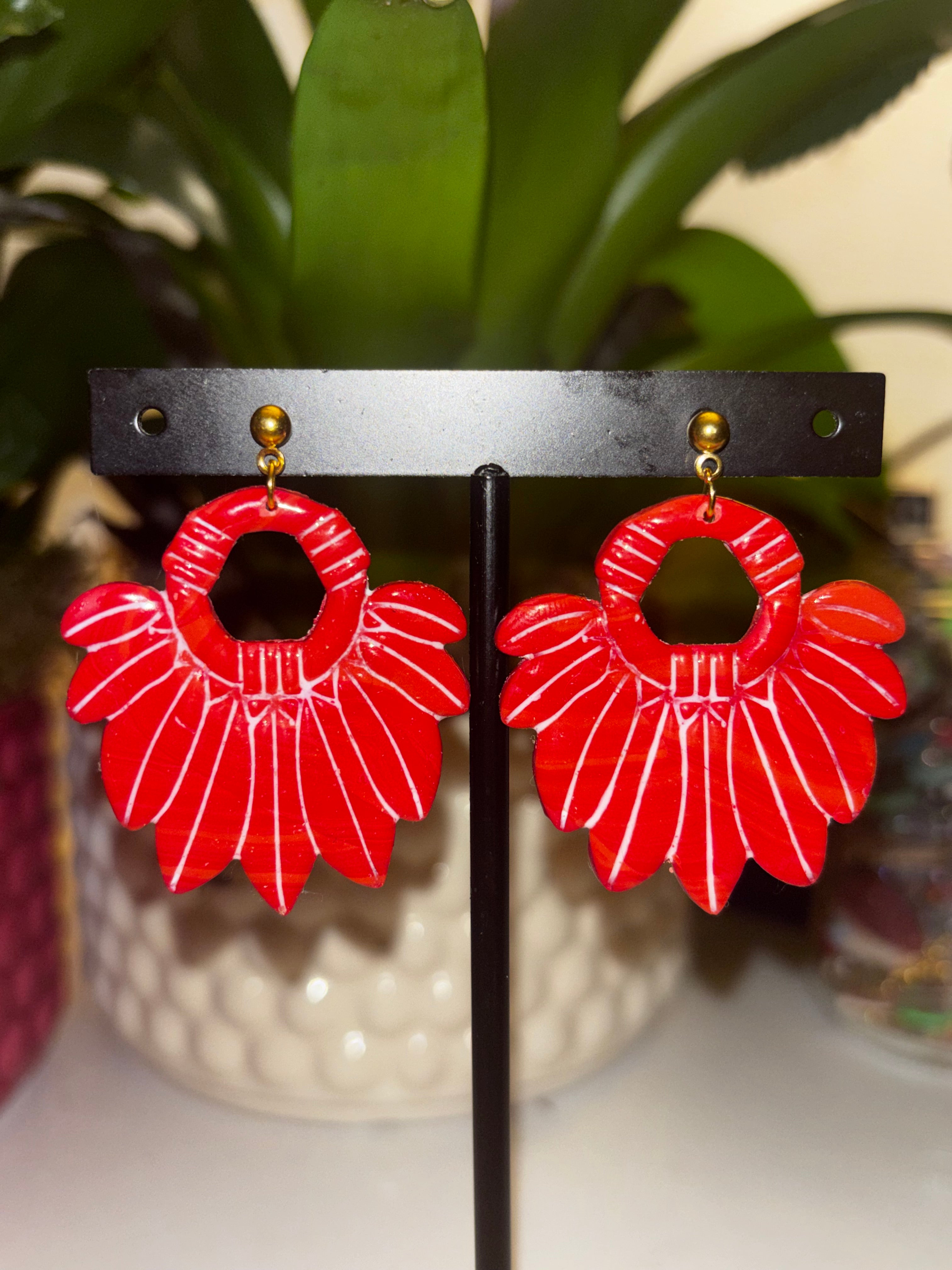 Plumes d'Amazonie – Créations en pâte polymère | Boucles d'oreilles légères faites main