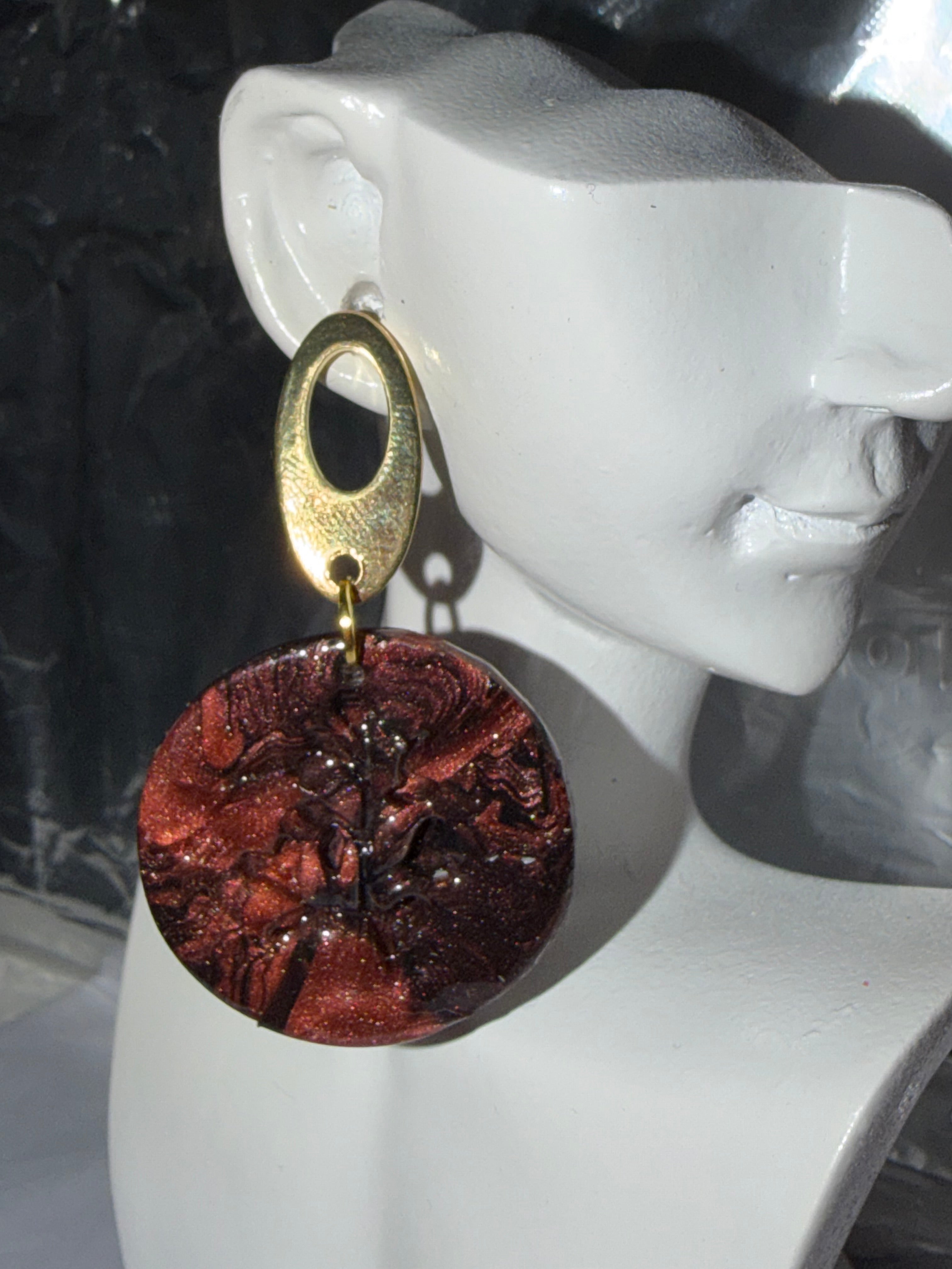 Boucles d’oreilles artisanales en pâte polymère bronze marbré – BERGAMOTTA